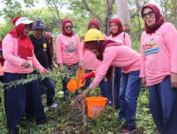 DWP Kepulauan Selayar Lakukan Aksi Berdih Pantai dan Tanam Pohon