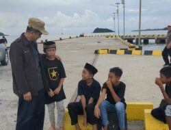 Tiba di Jampea, Rombongan Wabup Dijemput Pejabat dan Empat Bocah