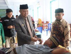 Khitanan Massal Muhammadiyah, Bupati Basli Ali Bersama Wabup Saiful Arif Kuatkan Mental Anak – Anak