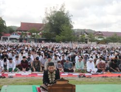 Bupati, Forkopimda Selayar Bersama Ribuan Umat Muslim Khusyuk Shalat Idul Adha di Lapangan Pemuda Benteng