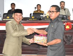 Bupati Basli Ali Serahkan Ranperda APBD Tahun Anggaran 2025 ke DPRD Kab. Kepulauan Selayar