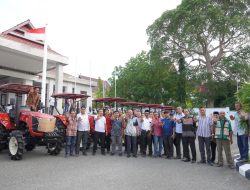 Pemkab Kepulauan Selayar Terima 13 Unit Traktor Roda Empat dari Kementerian Pertanian