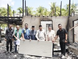 Pemkab Selayar Bersama Baznas Salurkan Bantuan Korban Kebakaran di Desa Bungaiya