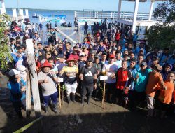 Hari Lingkungan Hidup Sedunia, Gubernur Andi Sudirman Ajak Masyarakat Hijaukan Bumi Lewat Penanaman 1.000 Mangrove di Selayar