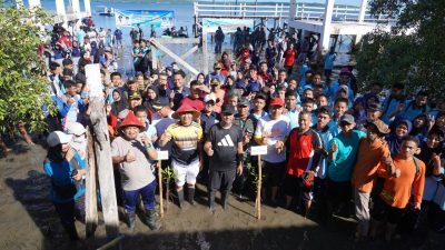 Hari Lingkungan Hidup Sedunia, Gubernur Andi Sudirman Ajak Masyarakat Hijaukan Bumi Lewat Penanaman 1.000 Mangrove di Selayar