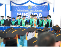 73 Lulusan Perdana ITSBM Selayar Resmi Diwisuda